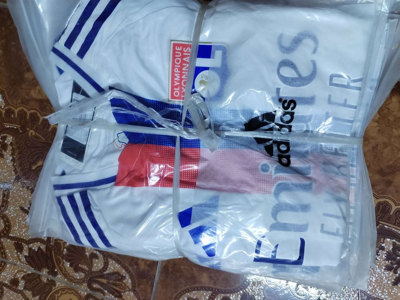 بسم الله الرحمن الرحيم
 دريس نسخه لاعب شعار جيلاتين
جمله جمله فقط شلعه وحده تصفيه
سعر الدرزن 85 الف    للتواصل
***********
واذا كل الكميه  اتصل وبيك خير ودلل
