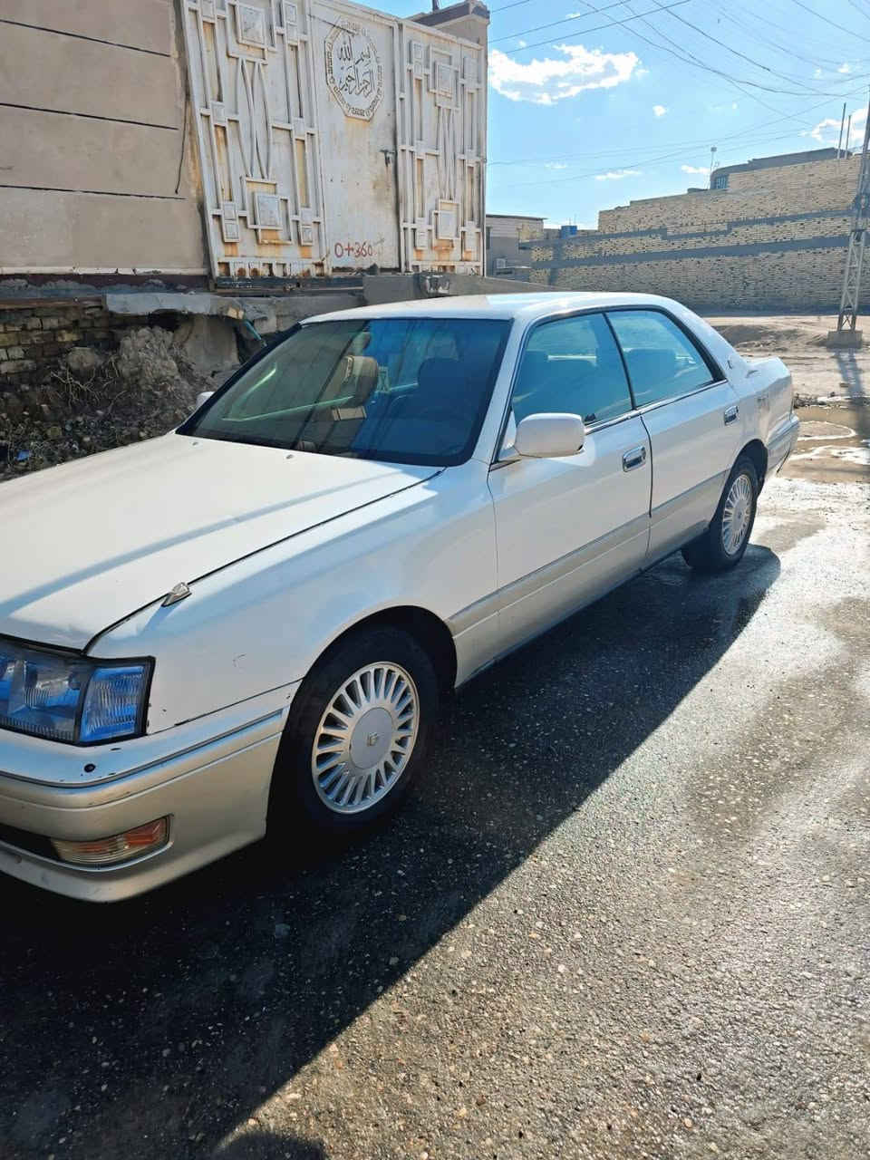 السلام عليكم ورحمة الله وبركاته مساء الخير عندي سياره راس الثور فلات البيع مكفوله من كلشي المحرك على البلاد تخم تاير تبريد ثلج عنوان البصره القرنه رقم الجوال *********** السعر ٩٠ بس شبر بل هلال فقط
