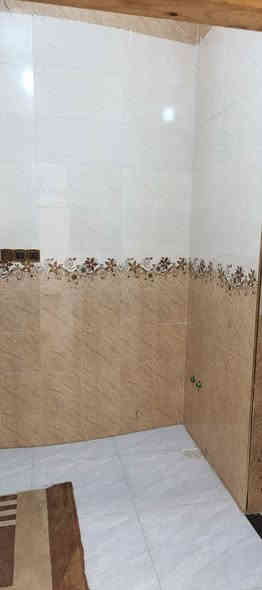 دار للبيع الخالديه قرب اسواق سيف العسافي المساحة ٣٥٥ركن شارع ٢٠/يتكون من غرفتين وصالة واستقبال ومطبخ مسجل في البلدية السعر ١١٥مليون الاستفسار الاتصال على الرقم ***********
