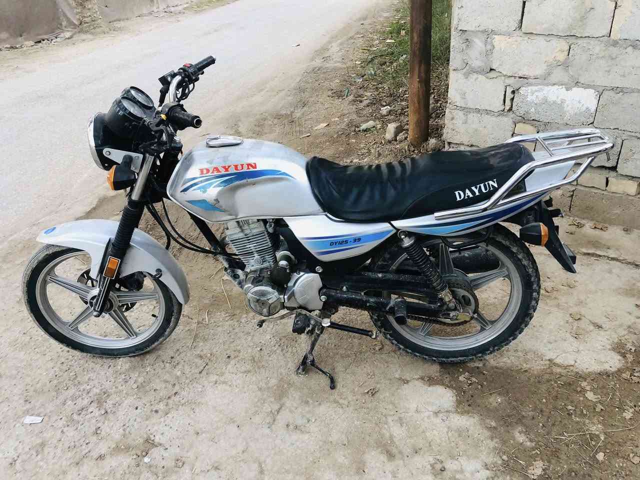 السلام عليكم ….للبيع دايوان عضم موديل 2020 كلك دراجه كامله مكمله كلشي ماناقصه ايشي مكينه مامفتوحه خلاص كهربائيات سلف كله شغال سعره 550 وبيه مجال للشراي يتصل***********
