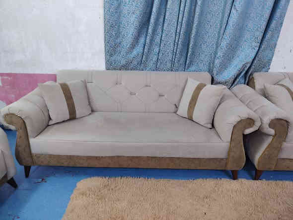 تخم للبيع تزكام تركي كلش نضيف 15مقاعد السعر 550 وبي مجال ويه 3 طبلت سيت كامل العنوان كربلاء بدايد امن الداخلي يوجد توصيل داخل كربلاء الستفسار ***********
