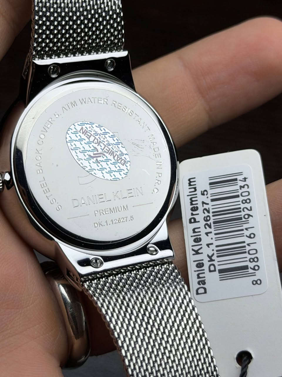 DANIEL KLEIN 
اصلي ماكنة ياباني ضمان سنة 
مع مرفقات ( الكرنتي وعلبة حافظة فقط ) 
رقم الموديل DK1.12627.5
اميال لامينوس  
نافذ شهري   
مقاومة للماء 50 متر 
ستانلس ستيل 
سير حصيرة مميز

السعر 40 الف على اول تم

FlGPCJSgARLqhkeUSV


**إذا كنت صاحب هذا الإعلان وتريد حذفه لأي سبب، رجاءا أرسل رسالة إلى الدعم الفني**