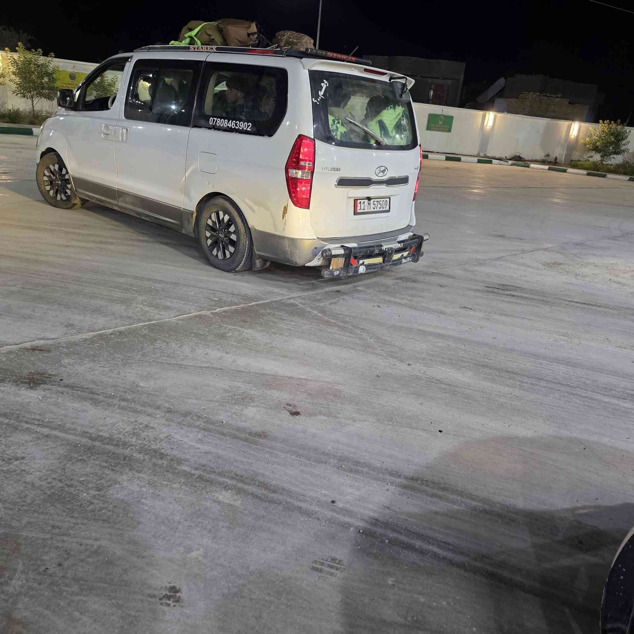 السلام عليكم ستاركس موديل 17رقم بغداد بأسمي تحويل مباشر سياره مصفره من كلشي وجاهز ايي نقص مابيه 
بيه رشت صبغ جاملغ خلفي فقط والباقي  كفاله 
 تحويره كصه 12مكاني ناصريه قلعه سكر ***********
سعره 205وبيه مجال للطيبين
