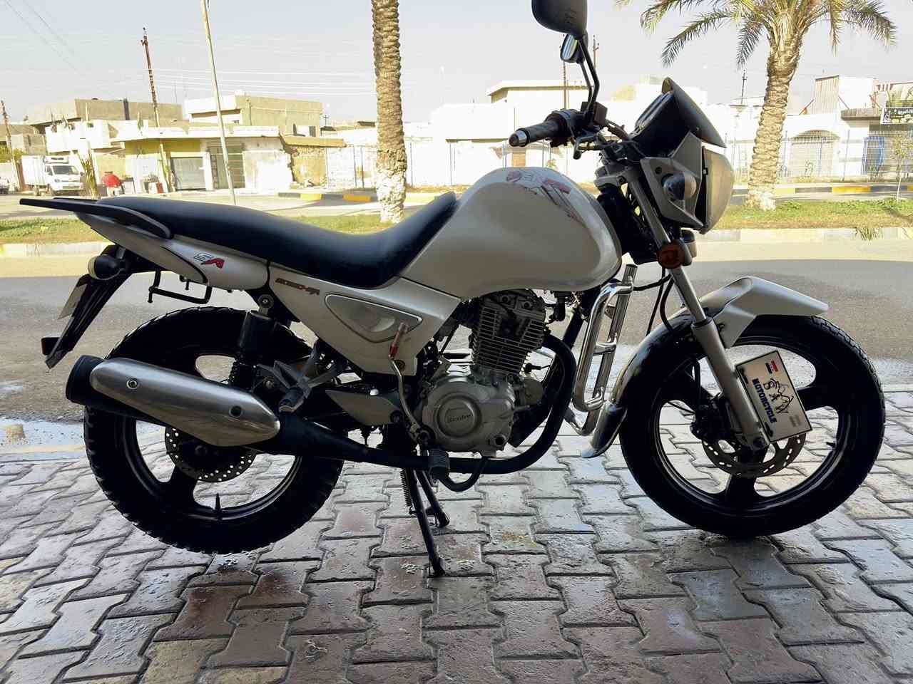 سلام عليكم سنكي 2015 كامل مابي اي نقص الشراي يتصل هذا رقمي***********  السعر ٧٠٠ الف وبي مجال
