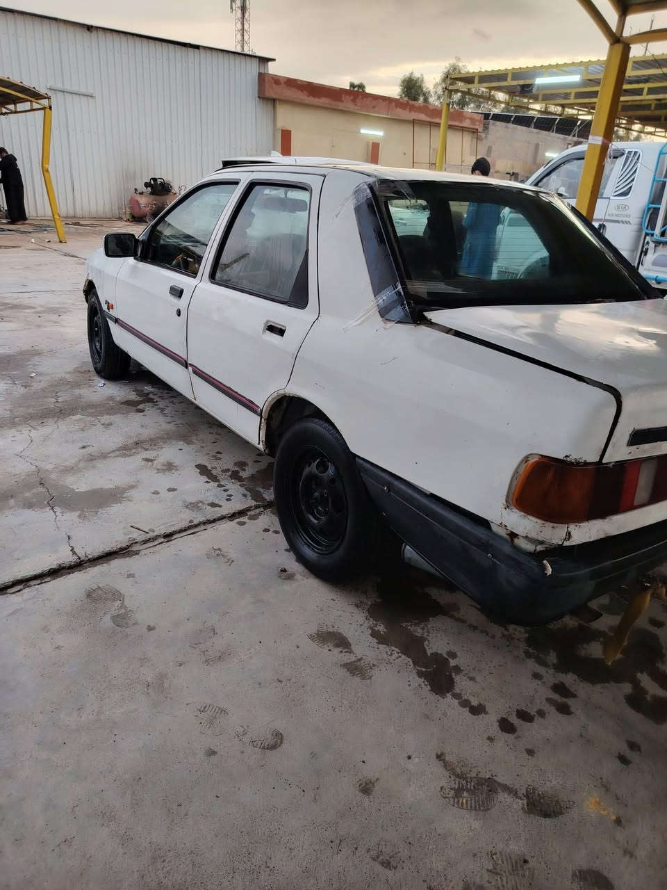 السلام عليكم ورحمه الله وبركاته للبيع فورد سيره سنويه خضراء رقم صلاح الدين شرطه تحويل السعر 15 وبيه مجال لا تصال ***********
