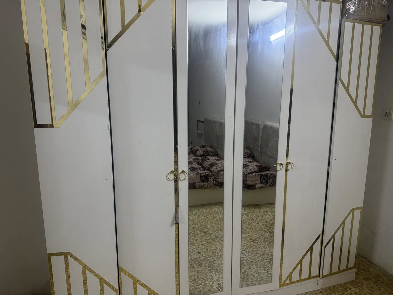 غرفه نوم سريرين كنتور ٦ ابواب كوميدي ميز تواليت ٤٠٠ الف


**إذا كنت صاحب هذا الإعلان وتريد حذفه لأي سبب، رجاءا أرسل رسالة إلى الدعم الفني**