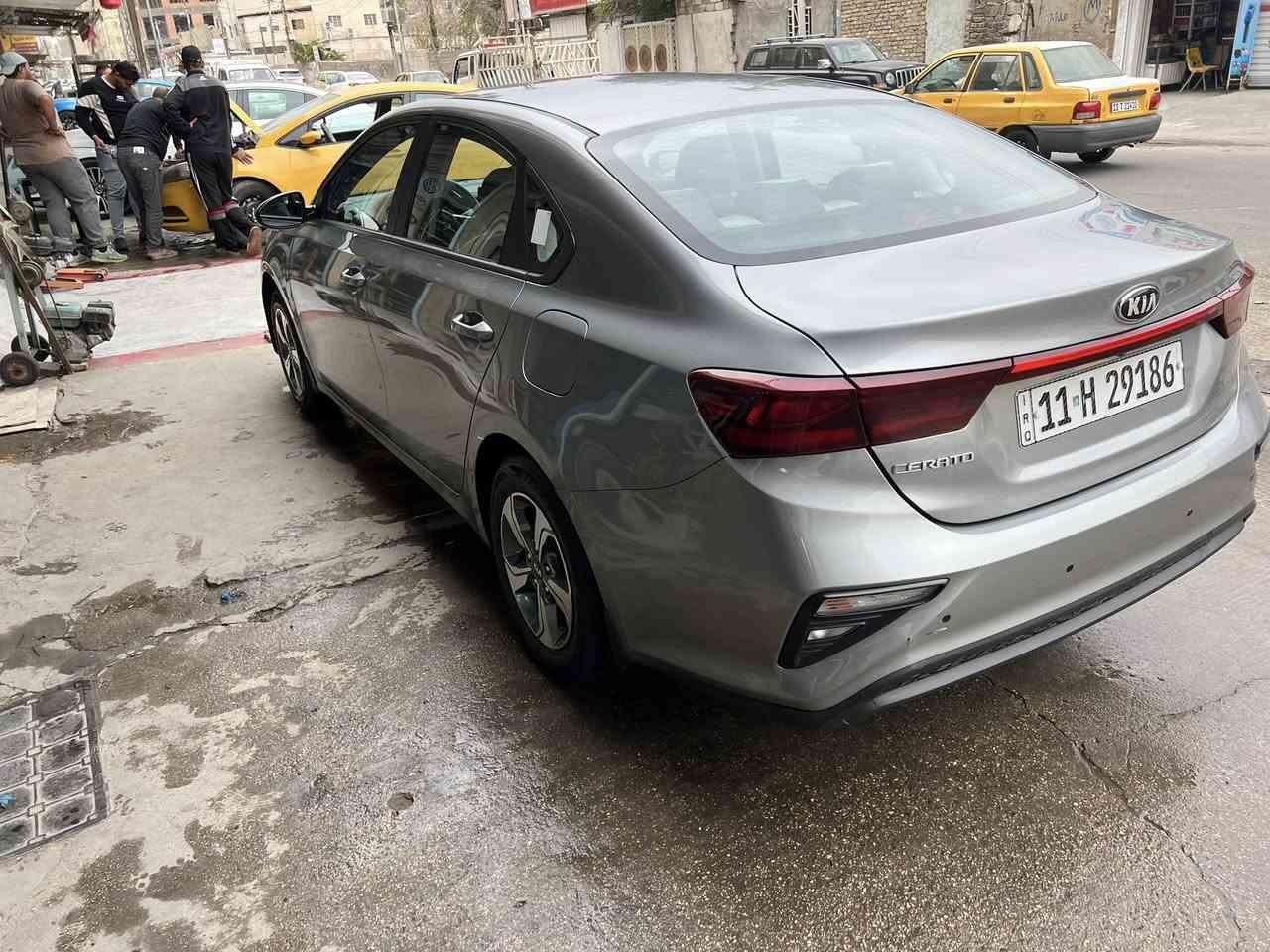 سلام عليكم كيا سيراتو خليجي مقفوله من تبديل صبغ وضربه 158 بيه مجال مكان بغداد بارك سعدون ***********مديل 21
