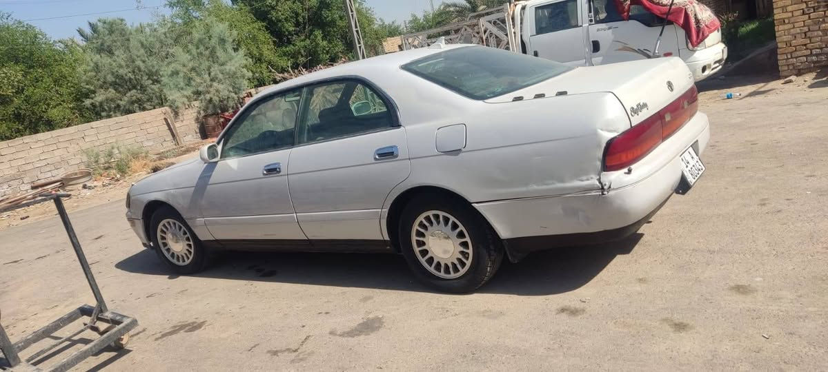 سيارة بطة موديل 93 مكفولة الصبغ بلادي السعر 55 وبي مجال العنوان ميسان رقم *********** 
***********
