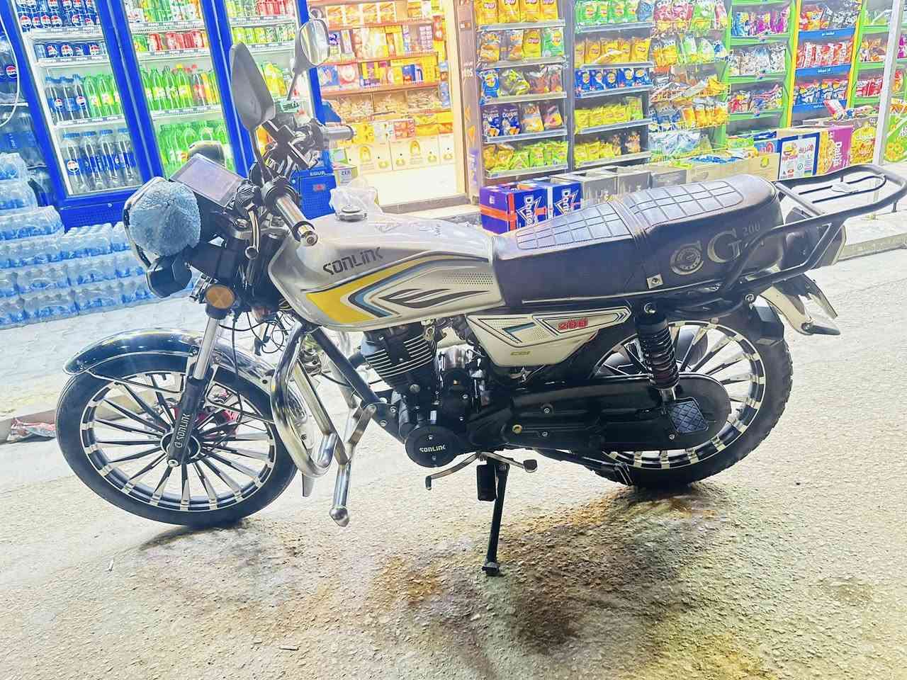 السلام عليكم
سولنك ٢٥محرك ٢٠٠
مراوس وبيع 
بصمات ثنين سويجات ثنين ورقه مابي كمرك 
سعره ٩٠٠
تواصل خاص مكاني القائم حصيبه


**إذا كنت صاحب هذا الإعلان وتريد حذفه لأي سبب، رجاءا أرسل رسالة إلى الدعم الفني**