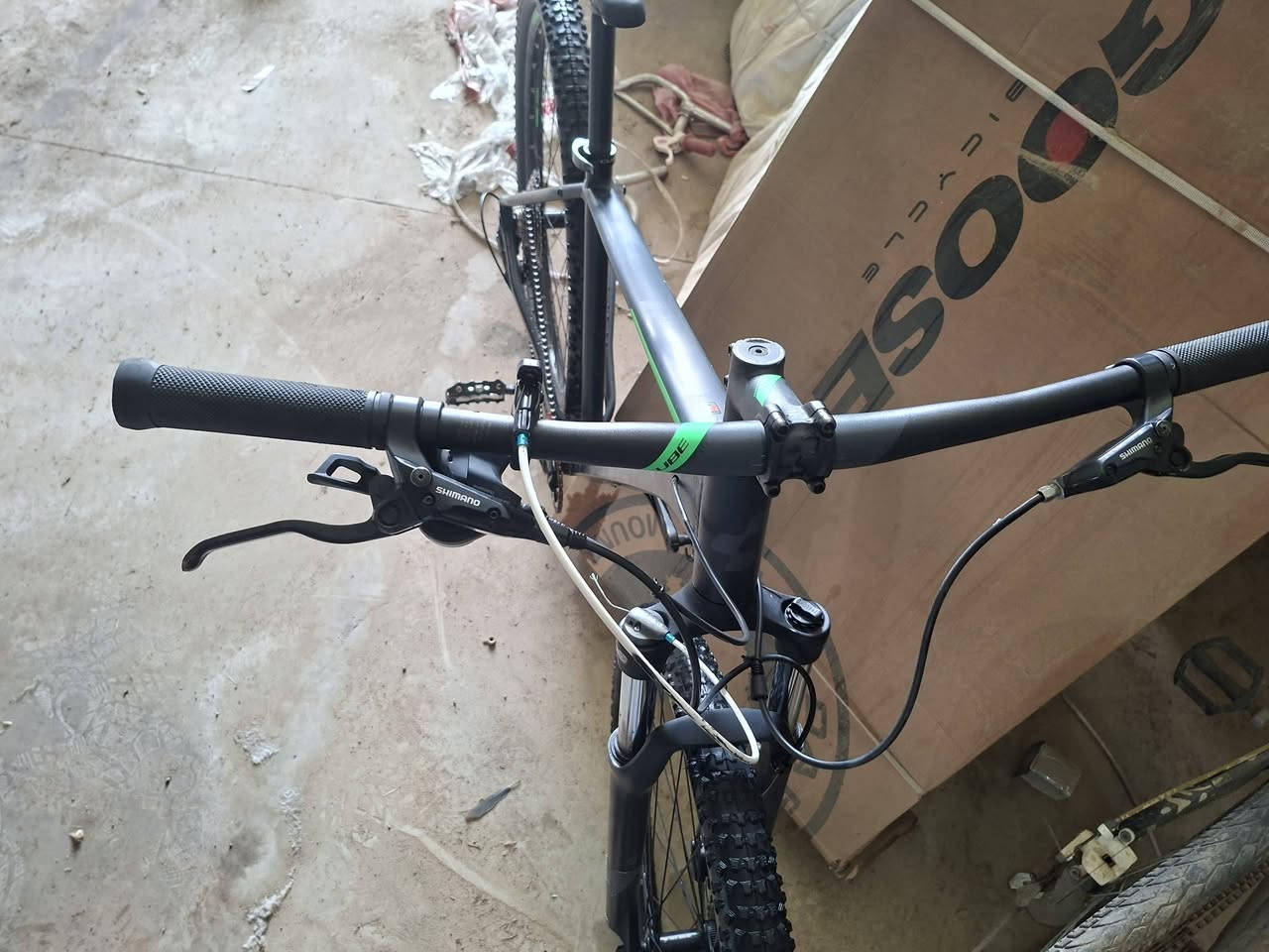 دراجه حجم 29
براند المان cube 
قياس فريم L
 بريكات دهن عيملاق شيمانو MT200 
 نظام گير 10 
گروب سيت كامل شيمانو deore 4100
وزن ريشه 
لون حلو 
عنوان اربيل سوق باسكيلات مقابل گراج سلام 
متوفر توصيل كافه لكل محافظات عيراق 
واتساب موجود *********** 
كومينت ماي جواب بنسبة سعر  اذا اشتري خابرني علي واتساب 
بنسبة سعر490 دولار نهايه 
👆👆👆👆👆👆👆👆
