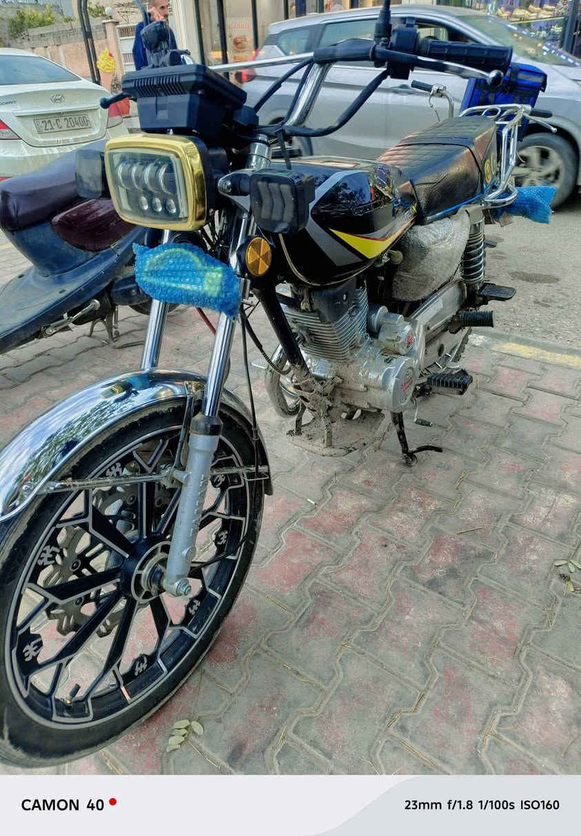 دراجة نوع سافين زمان 5كير تحكم عن بعد كامل بدون نقص محرك لوك شرط موديل 2025 
السعر 650


**إذا كنت صاحب هذا الإعلان وتريد حذفه لأي سبب، رجاءا أرسل رسالة إلى الدعم الفني**