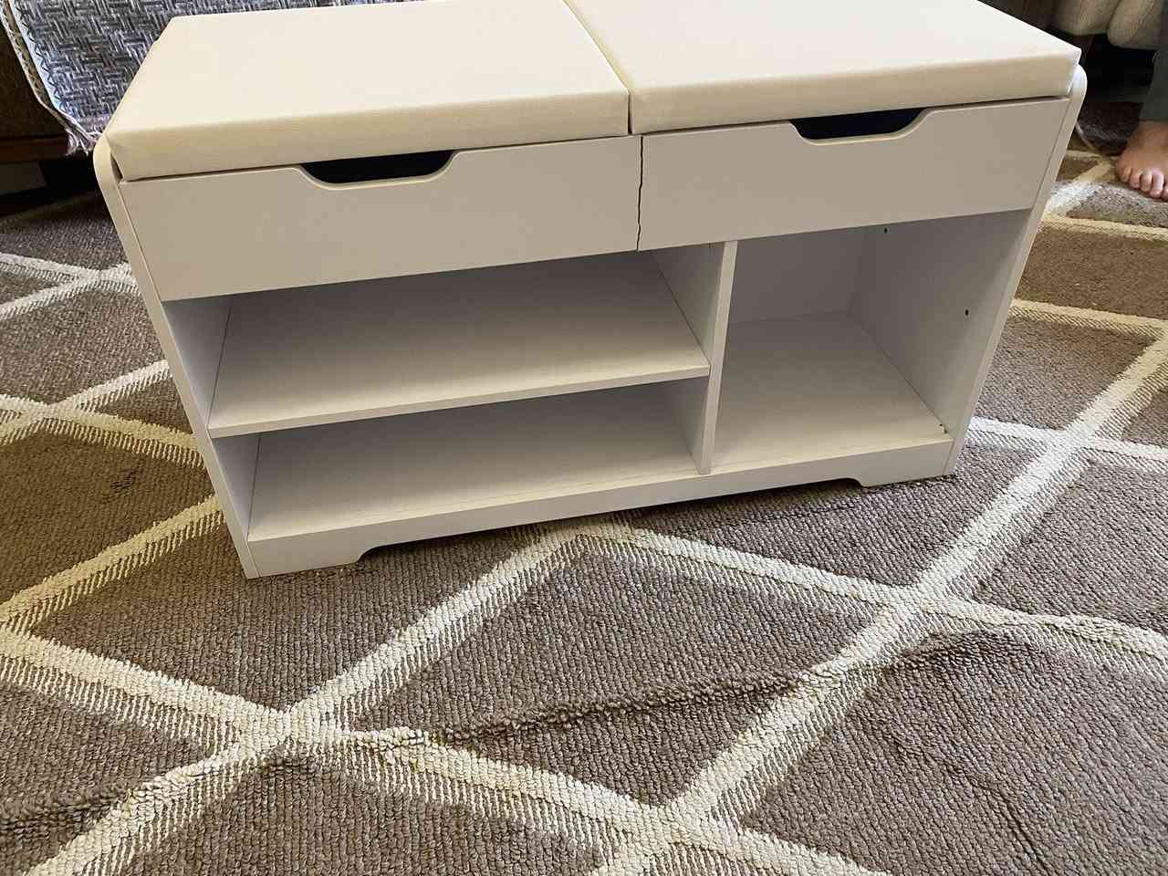 خزانه مع مقعد جلوس جديد بس بي ضرر بسيط شكلي موضح بالصور


**إذا كنت صاحب هذا الإعلان وتريد حذفه لأي سبب، رجاءا أرسل رسالة إلى الدعم الفني**