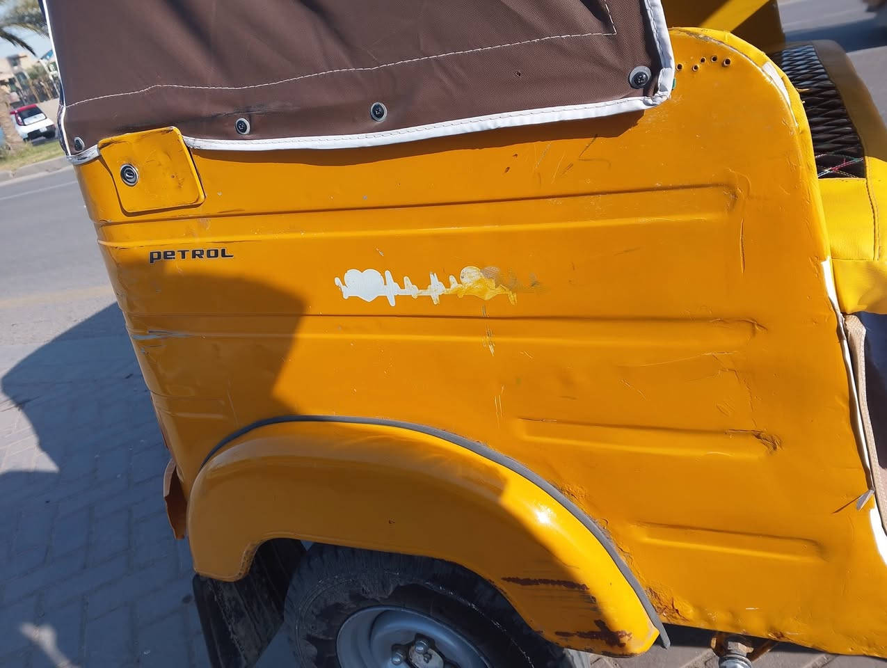 سلام عليكم تكتك 19 شهر 12 اوراق اوراق المصطفئ تكتك نضيفه شوفت عينكم  فقط تبديل كلجات مالاته تعبانه (مكاني بغداد المدينه قطاع 2 ) السعر 5300 الاتصال ***********
