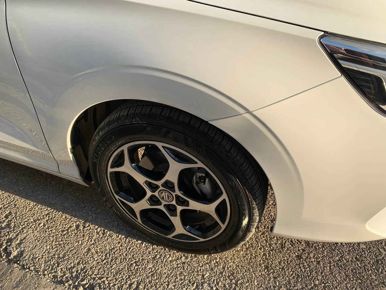 ئێمجی ٣ مواسەفات کۆمفۆرت زەمان ٢٠٢٤

ویل کەپ 
بەسمە 
برێک بەسمە 
ئاوتۆ ھۆڵد 
تەحدید سورعە 
بێ بۆیاخ 
فلچەی دواوەی ھەیە 
رەقەم و سەنەوی تازەیە بە شەرتی تەحویل و غەرامە 
١٧،٥٠٠ کم ڕۆشتووە 
کامل جوانکاری بۆ کراوە 
کامل جامەکانی دژە خۆری ئەسڵی کراوە 
نرخی : ١١٣ وەرقە
ژ.م : *********** السليمانية, العراق
