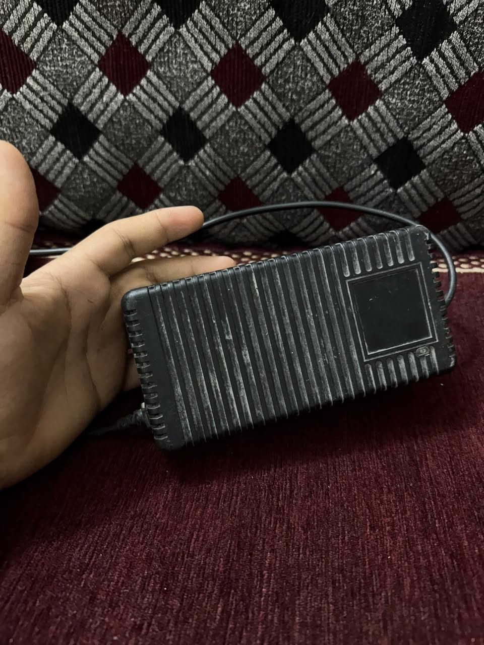 شاحنتين
الشاحنة الاولى مال جبلي 6 بطاريات بلادية 
سعرها 15 
والشاحن الثاني مال 4 بطاريات ام العداد 
سعرها 12 

‭0787 733 5785‬
