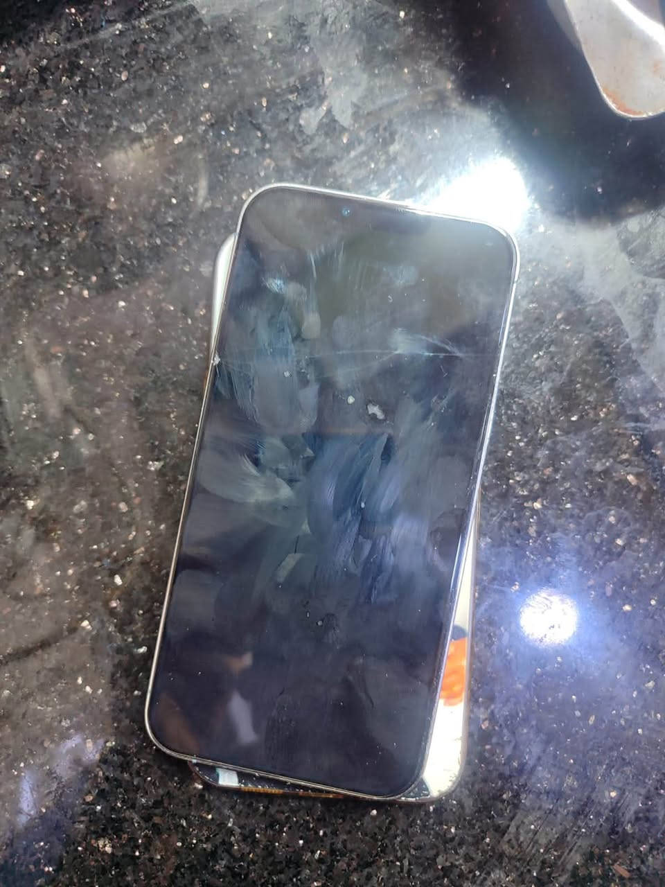 ايفون 13 برو ماكس
ذاكره ١٢٨

بطريه ٨٦

بي فطر بل ضهر ما يضر شي 
***********
 سعره 550بي مجال
