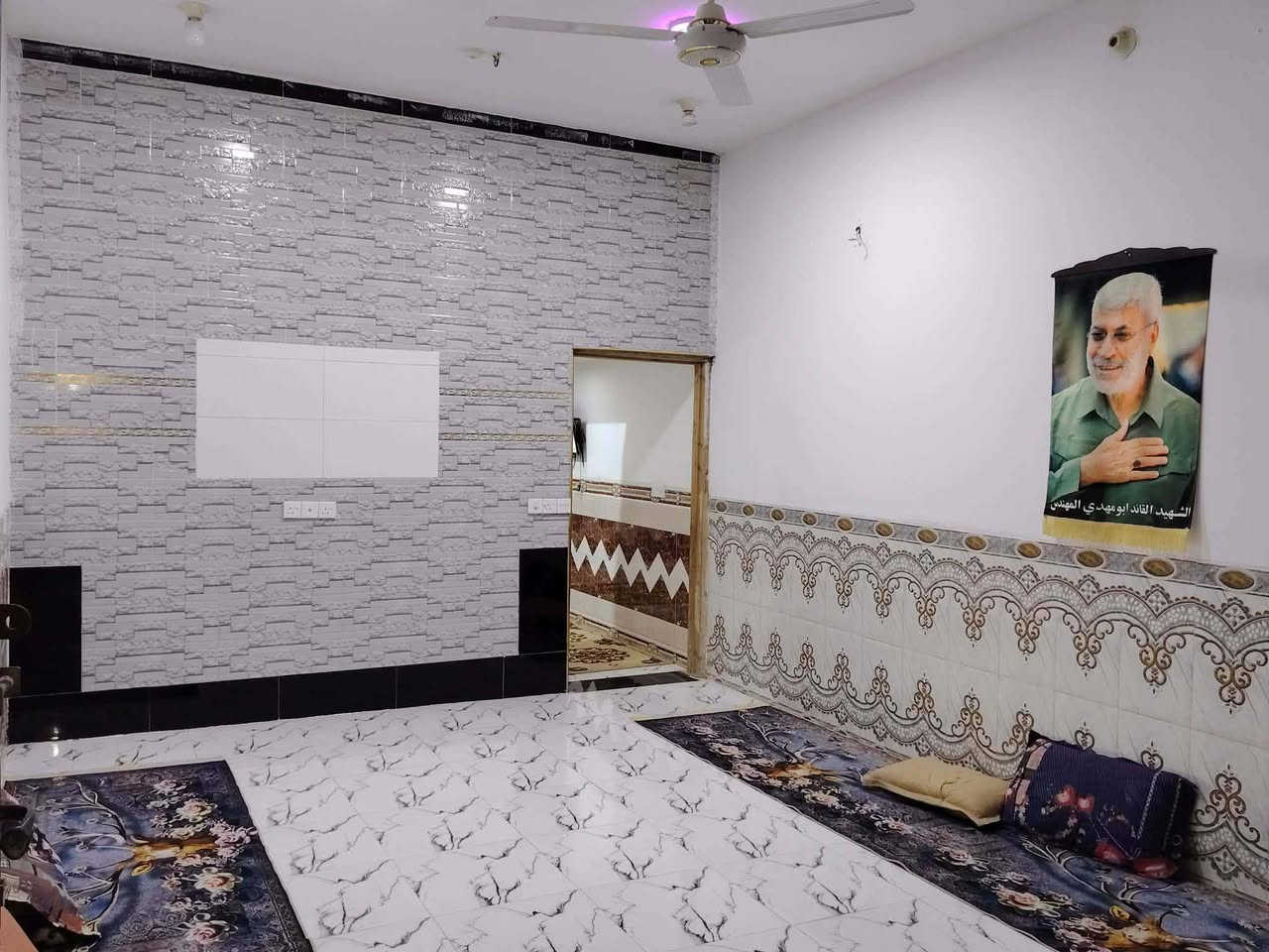 يالله بيت للبيع بحواس شارع حسينية البتول يبعد ع شارع 200 متر مساحه 150 كامل مكمل ستقبال مطبخ صاله غرفتين نوم  ***********
