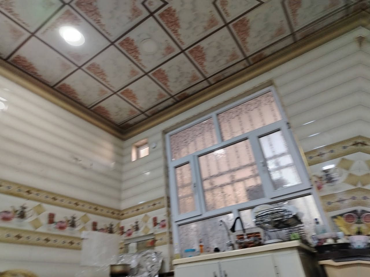 بيت للبيع ٢٠٠ متر منطقة سيد علاوي الفرع المقابل مكتب بينال ثالث بيت بالشارع نظيف طابق واحد بيع مستعجل او مراوس . مع الفرق للاستفسار الاتصال على الرقم ***********
