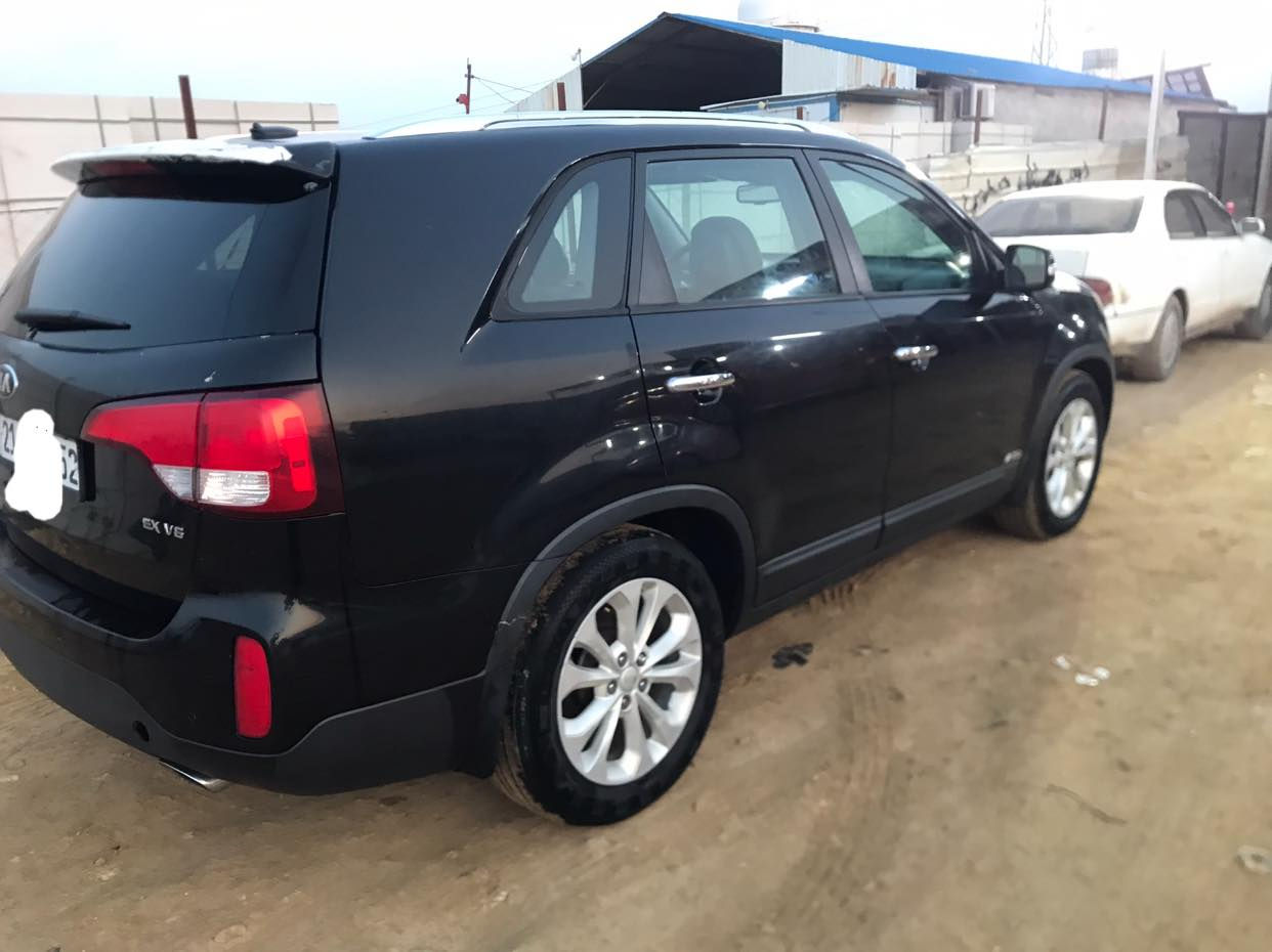 سلام عليكم كيه سورنتو ١٤ دوات بدون كصه 
سياره بانزين فول مواصفات تخم تاير حداديه تبريد 
سته ستندر سياره جديده سعر ٨٠ ترهم مراوس بوبامه بجاجر رقم هاتف ***********
