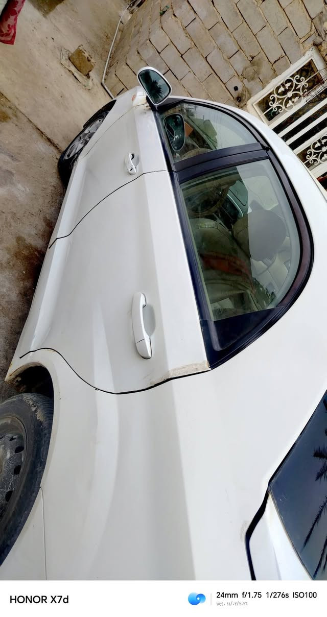 سلام عليكم سياره شيري فلوين موديل 2012. 
مكلف بل نشر   سعر 26 وبيها مجال  مكان بابل رقم 0772 432 5332
