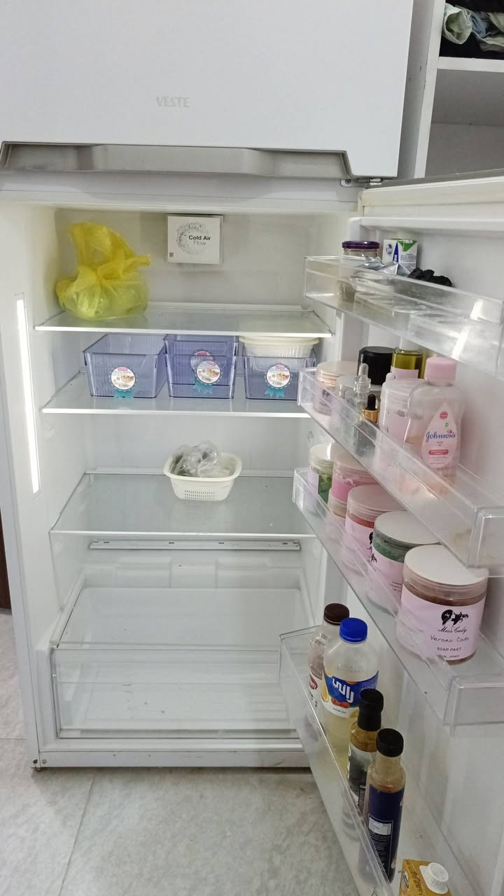 ثلاجه حجم كبير نظافه ٨٠ بالميه


**إذا كنت صاحب هذا الإعلان وتريد حذفه لأي سبب، رجاءا أرسل رسالة إلى الدعم الفني**