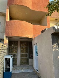 مشتمل للبيع مساحة 83 مكانة الشعب شارع الصحة مقابل جامع الحق يعني قريب ...