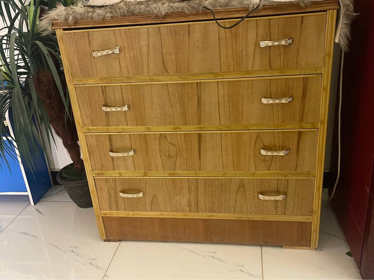 سلام عليكم من رخصت ادمن غرفت نوم عراقي تصميم تركي درحه اولا 8قطع صارله حوال 3شهر من جبته متواجد خاص *********** بغداد, العراق
