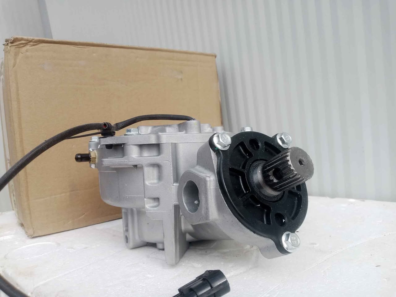 متاح قطعه محول سرعه امامي وباقي التفاصيل بالفديو قطعه اصليه جديده لوك السعر ٨٥ الف مكاني بغدادالعامريه متوفر توصيل للاستفسار مراسله ماسنجر او واتساب على الرقم 
*********** بغداد, العراق
