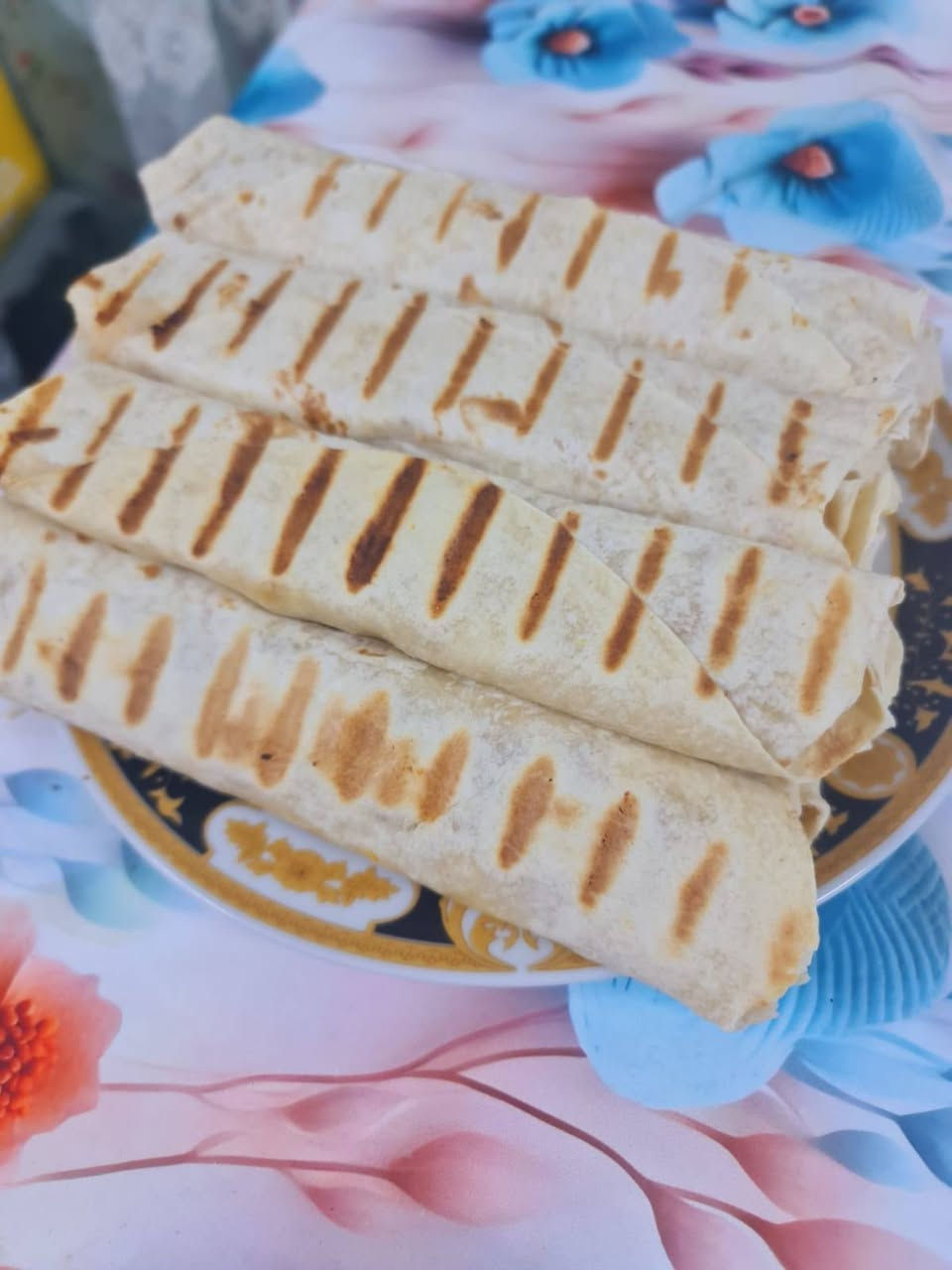 السلام عليكم  عروض مستمره اكل نضافه وطعم وترتيب جميع المعجنات والاكلات والكبب وسعار مناسبه ويوجد توصيل داخل الزعفرانيه 2000


**إذا كنت صاحب هذا الإعلان وتريد حذفه لأي سبب، رجاءا أرسل رسالة إلى الدعم الفني**