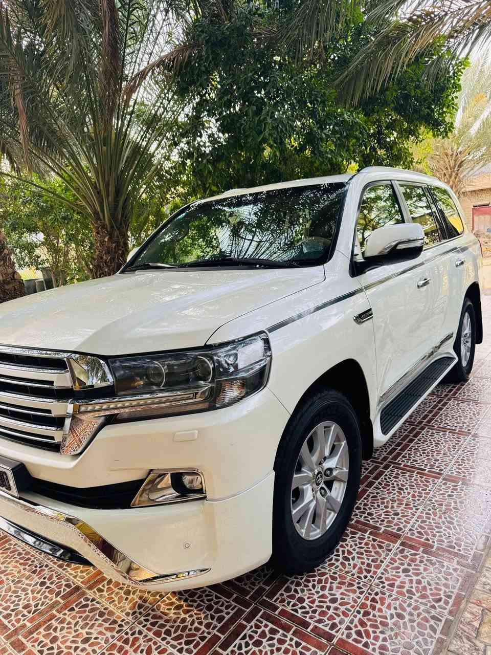 اللهم صلي على محمد وآل محمد 
السلام عليكم …2018 ساز
لاندگروز رقم واسط كفاله عامه 
مـن كلشي تفحص يله تاخذ رقم مميز 
10000 واسط مكينه 4700 /8 سلندر سيارة
جديدة كلش تخم تاير جديد حدادية جديدة مابيها نقص 
مكان السياره بل كوت سعر 575 بيها مجال للستفسار الرقم  

            ***********
