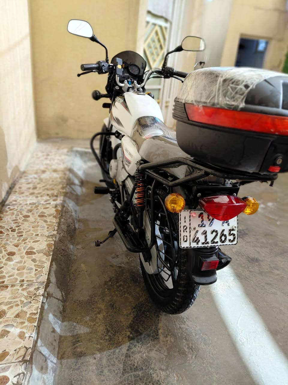 السلام عليكم دراجه بوكسر للبيع كفاله عامه مال جناي تجي وتشوف بعينك رقم وسنويه مداور ثاني يوم سعر موديل24 2800وبيه مجال للشراي مكاني كربلاء المقدسة الحر للستفسار رقم***********
