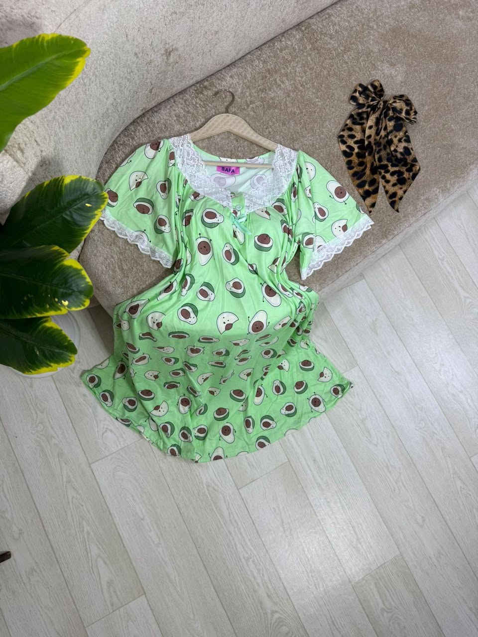 شلحه نسائي دبل كلوش طرحات   
الخامه فانيلا زبده الاصلي فول ليكرا 💯

القياسات فري سايز يلبس وزن من 50 الى 85 كيلو

الدرزن يجي كل النقشات

سعر الدرزن 12 قطعه 55الف 
سعر القطعه مفرد 10 آلاف فقط 

يوجد توصيل جميع المحافظات


**إذا كنت صاحب هذا الإعلان وتريد حذفه لأي سبب، رجاءا أرسل رسالة إلى الدعم الفني**