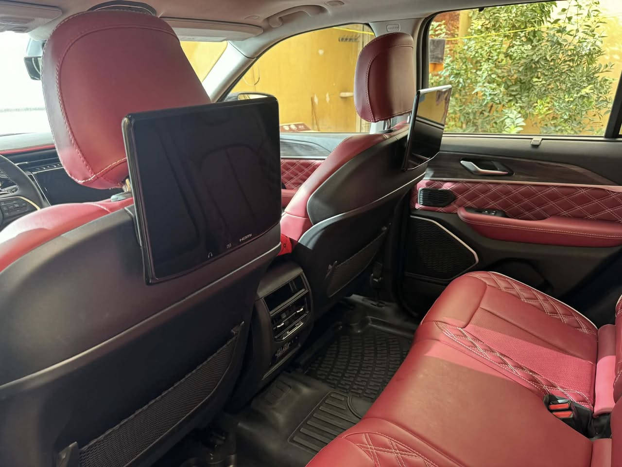 سلام عليكم جيب م 22 فول هايبرد للبيع هذا رقمي ***********
