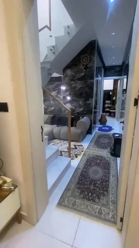 للبيع للبيع
بيت مساحه ٥٢ ونص 

واجها ٣.٥ ونزال ١٥ 

بناء ٢٠٢٦ فول مواصفات 

يحتوي على ٣ غرف نوم

مدخل واحد غرفه خطار حولي مطبخ خدمات 

حمام مرافق عدد ٢ 

عنوان حي سومر شارع المركز او العياده مقابيل ساحة الطوبه 

سعر ١٨٥ وبي مجال بسيط 

مكتب البقيع للعقار 

***********
