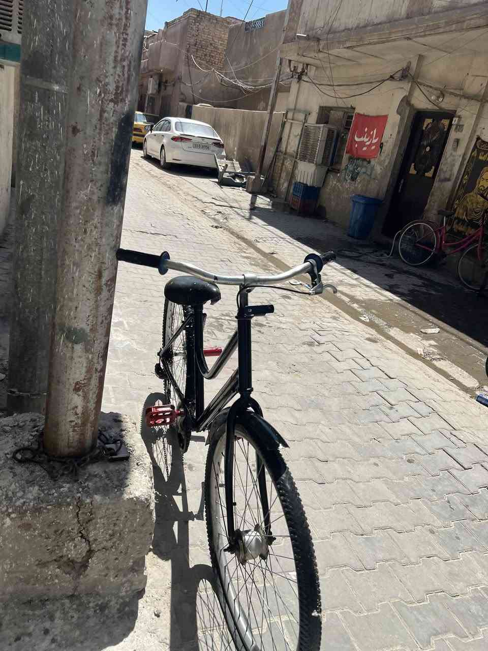 السلام عليكم بايسكل بطه للبيع بايسكل حلو عوزه بس ولف وبوري مال سرج مالته قصير تايرات نضيفات بدلتله جوب وتاير وبريك خلفي رايده ب 35  وبي مجال مكاني بغداد حي العربي 
***********
