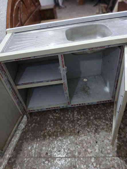 سنك نظيف جدا اخو الجديد ١٣٠ سعره بدون عمله الي يريده يتصل وماعندي توصيل*********** بغداد
