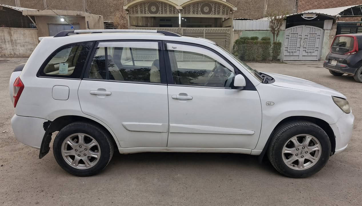 السلام عليكم 
تيكو موديل  ٢٠١٢  كير كهربائي  محرك  ١٨٠٠ مواصفاتهة معروفة ،  رقم بغداد بأسمي تحويل ثاني يوم  ، السيارة مخدومة  .
- ماشية  ٩٢  الف كم  
- محرك وكير وتبريد وصدر مكفول  
- زوج تايرات امامي جديد 
- الجاملغ الامامي الايمن بي معجون 
- باب السايق بي بارد 
- الدعامية بيهة تكحيل 
- السنوية ساقطة 
اخواني كلشي مذكور بالمنشور 
(  الكلمة  الطيبة  صدقة  ❤️  ) اذا ميعجبك المنشور  عبرة  
السعر  ٥٨  ورقة 
مكاني بغداد / الدورة   ***********   واتساب
