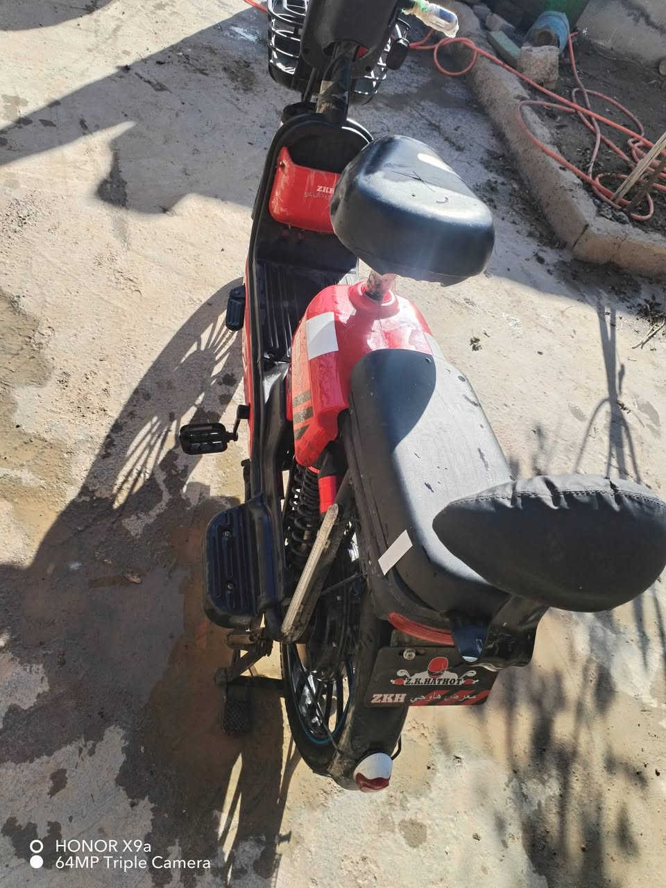 السلام عليكم يوجد باسكيل شحن حجم 20 كامل مكمل بطاريات جدد  عقل جديد  اشاره يمين ويسار لايت عدسه السعر 275 بيه مجال بسيط الشراي يتصل ***********
