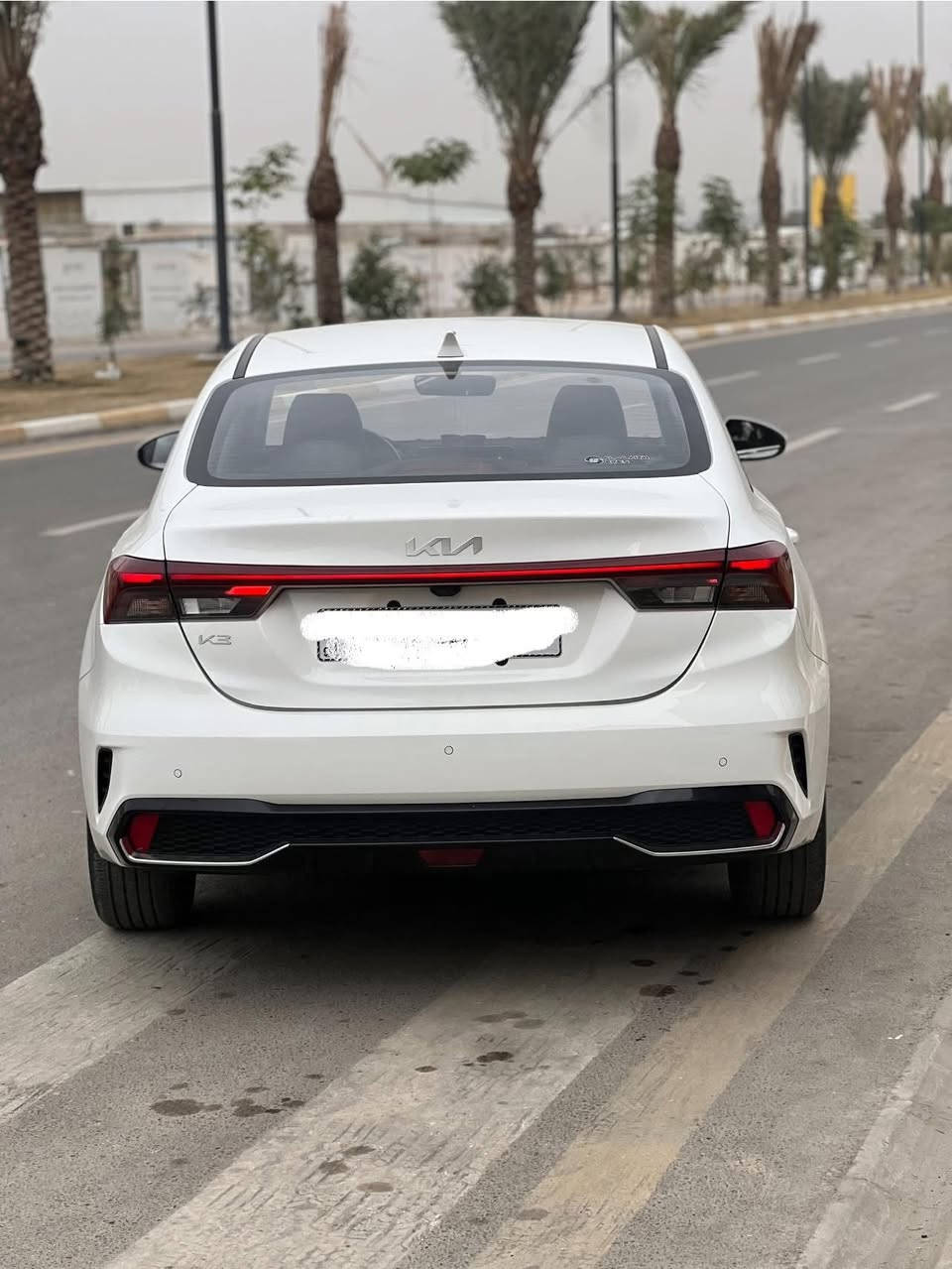 K3
Kia k3
موديل 2024 
ماشيه 27 الف 
مواصفات :فتحه -بصمة-تحكم -شاشة -زنون-
عنوان السياره بغداد مجمع بسماية السكني 
للاتصال على رقم ***********  
السعر 140 وبيها مجال قليل 
-مكفوله كفاله عامله ما عده اصبع بالبنيد وكعه عليه بوري مال ابو المكوى كلش صغير ما مبين غيرها السياره مكفوله
