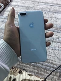 ايفون 8 بلاص كله بلادي ذاكره 64عمر البطاريه 63 بلاديه مايصرف السعر 125...