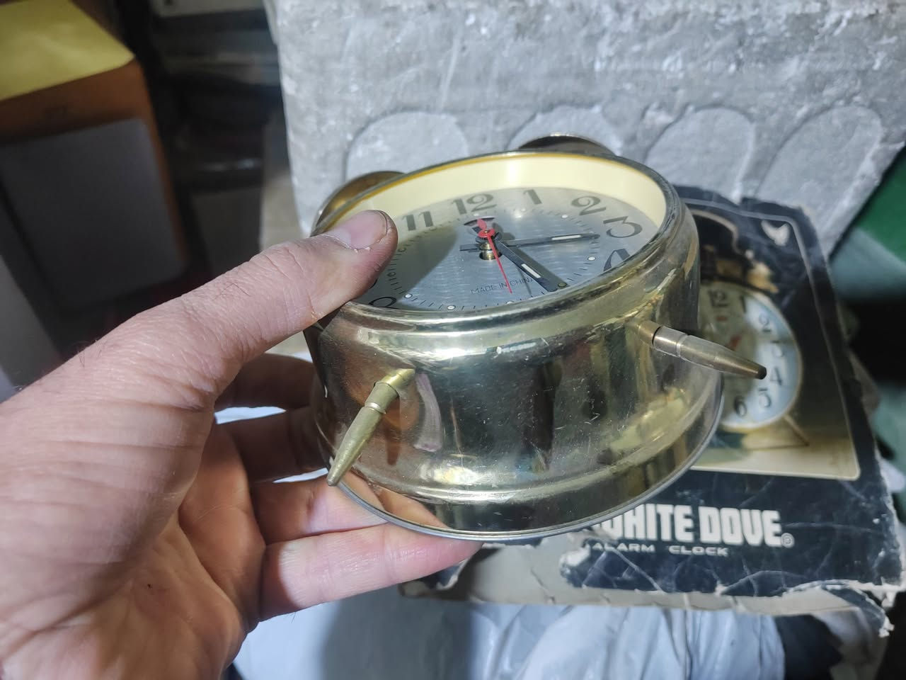 ساعة قديمة  صناعة الصين
متروكة  ومااعرف ان كانت تعمل او لا
ابيع هالموجود  بسعر  10 آلاف
متوفر توصيل  5000
للتواصل  ***********
