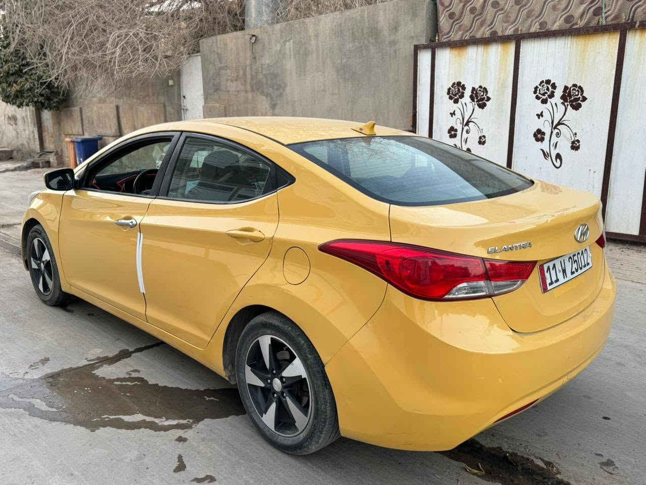 سلام عليكم النترا تكسي وارد موديل ١٣ بسمي بطاقة بانزين بيه مصفر من غرامات ومن نقابه بيه قطعتين او ٣ مبدل بلادي  تبريد شغاله محرك بدون صرف كير هل يوم شديته مال تفصيخ جديد هم بشرط مكان سياره كركوك  تازه سعر ٩٢ ورقه  رقم مبايل ***********
