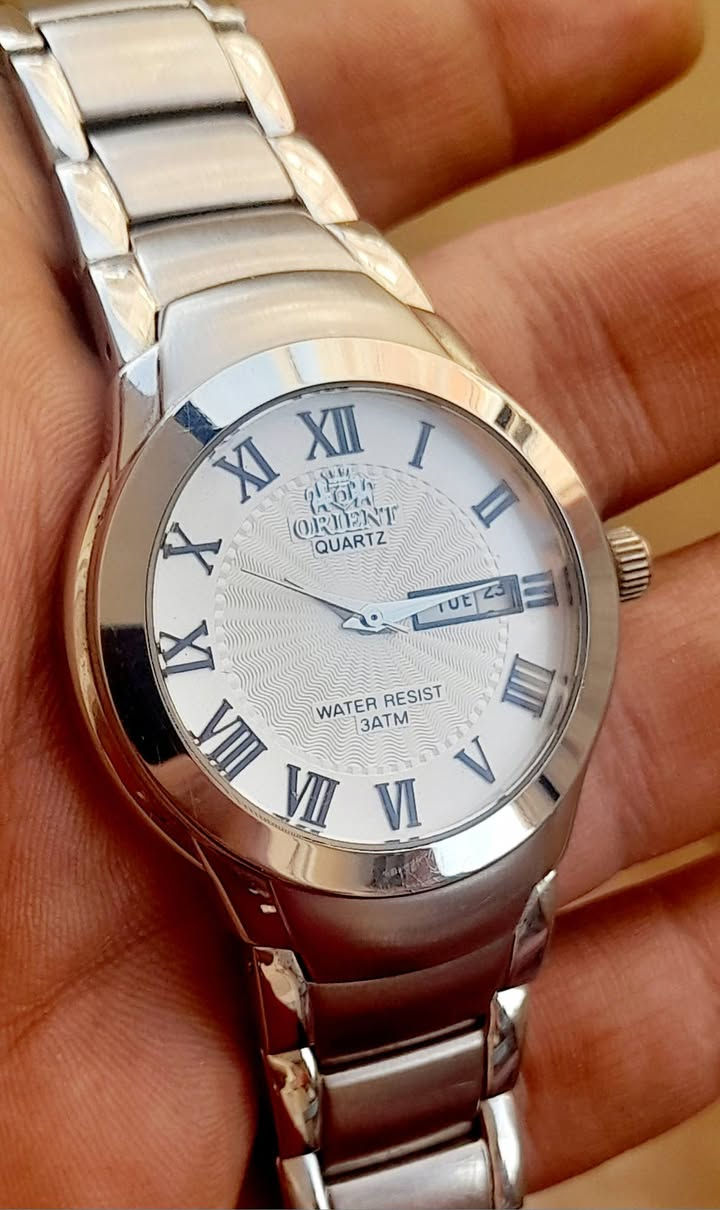 Costa silver 💥 
 اورينت  ياباني كوارتز كلاسيك  بطاريه  حاله  ممتازه  بدون  مشتملات  كما  هو  موضح  بالصور 😍😍
📌العنوان: طنطا شارع المديرية.
                 طنطا شارع الجلاء
جنوب سيناء. شرم الشيخ .السوق القديم مول تيران محل ٨٠
للتواصل والإستفسار على رسائل الصفحة أو واتس 01000188248

متاح شحن جميع المحافظات.
الدفع فوري .فودافون كاش أو عند الاستلام 

#كوستا_للفضيات #فضه #انسيال #احجار_كريمة #دلاية #Costa_sliver #silver_jewelry  #silver #ring #bracelets  #stones #gemstone #sale #watches #swisswatches #silverstone  #gift #Pandora 
#Fashion #fashionlover  #pandent  #sterlingsilver #pearls #jewelryfactory #manufacturer #silvermaker #daily #jewellerydesign


**إذا كنت صاحب هذا الإعلان وتريد حذفه لأي سبب، رجاءا أرسل رسالة إلى الدعم الفني**