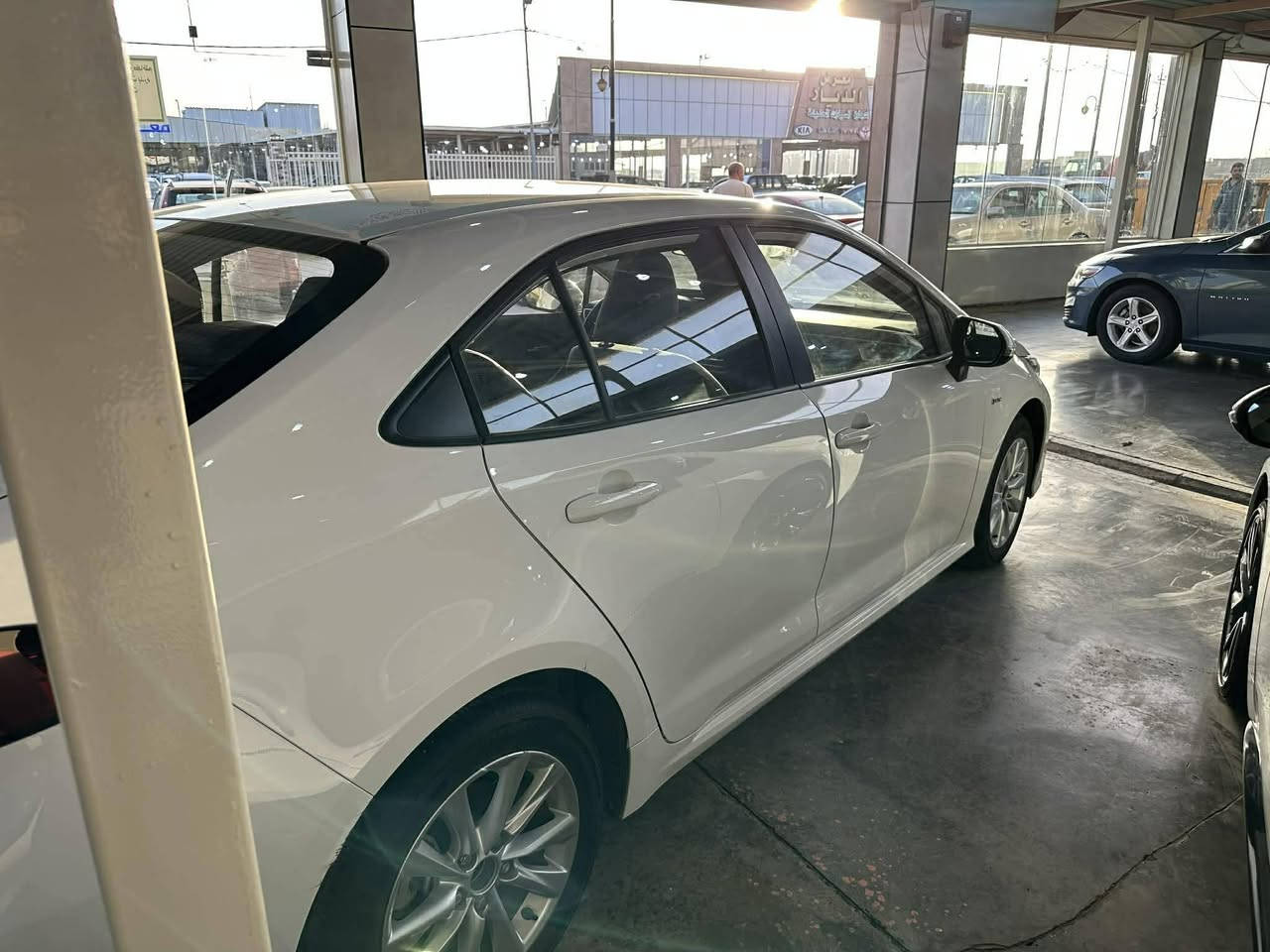 تويوتا كورلا 2025 هايبرد ماشية 3000 يعني زيرو رقم بغداد   تحويل مباشر
السيارة فول مواصفات 1/1 كرسي كهرباء
و داخل لون احمر و اسود جلد فتحة مكفولة كفالة 
 بصمة و سلايد و كرسي كهرباء و رادار امامي
وتثبيت مسار و دشبول 
ديجتال و شاشة كبيرة و اوتو هولد السعر ١٦٣ للاستفسار اكثر *********** العنوان واسط الكوت مركز المدينة
