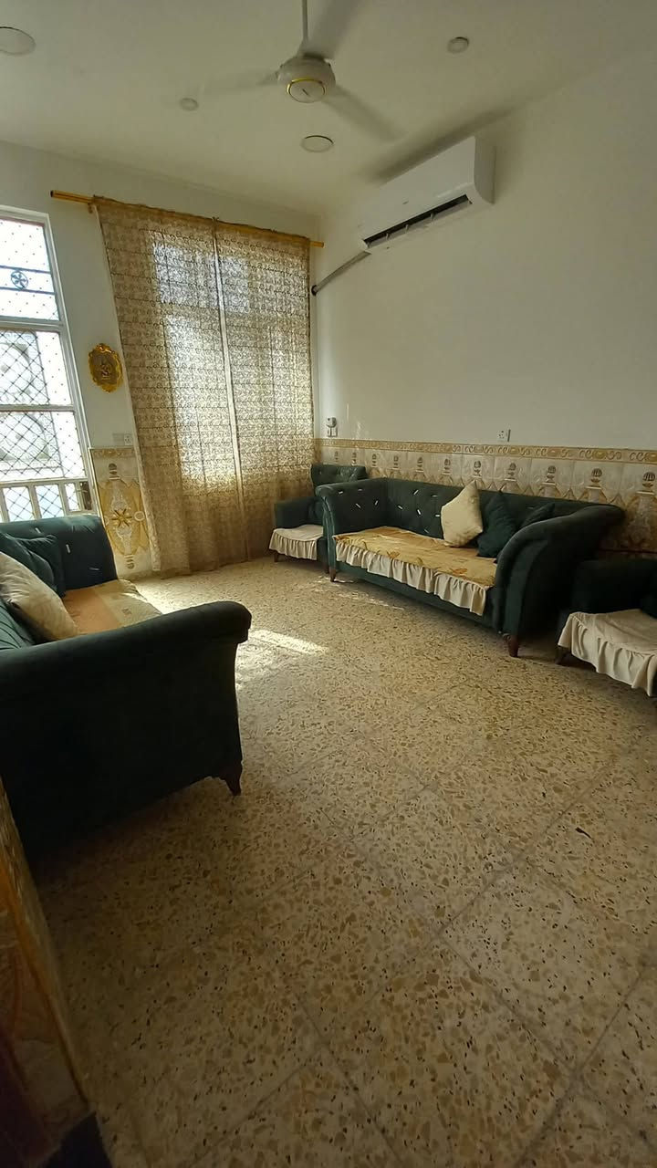 بيت للبيع في رئاسة العبيدي شارع ام البنين زراعي 100 مساحته *********** السعر105
