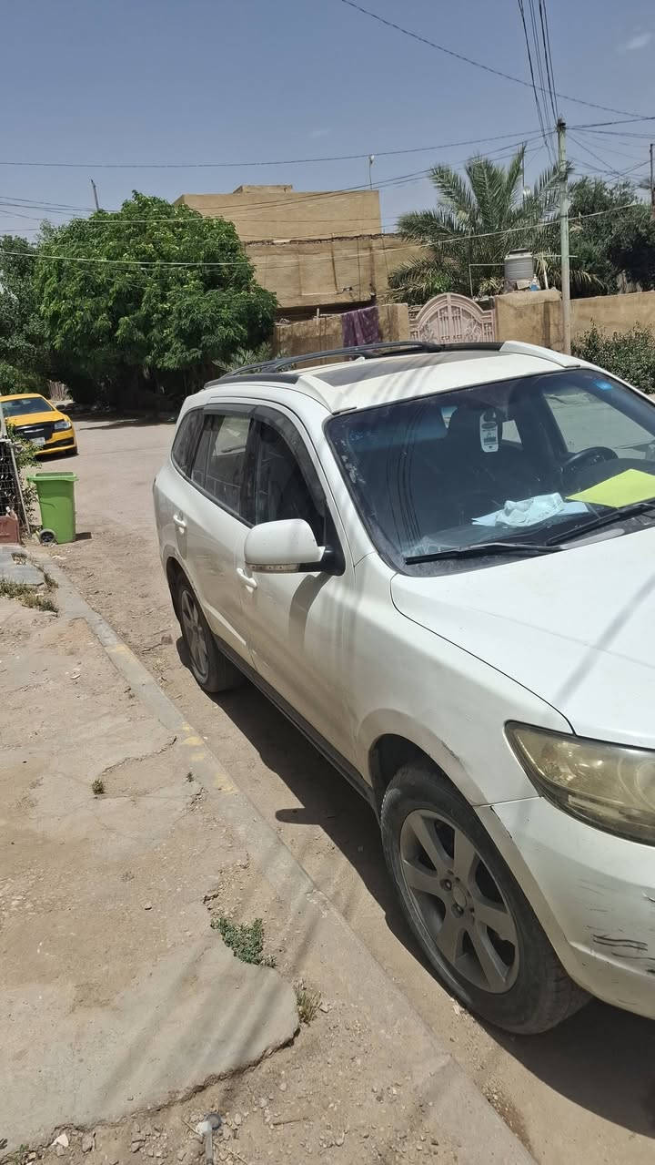للبيع سنتافي ٢٠٠٩ خليجي فول مواصفات تدفئة مقاعد 
مقاعد كهرباء 
اشاير بل مري
مري كهرباء 
فتحة سقف 
فور ويل
٦سلندر 
٧راكب 
٣قطع تبريد
تحكمات بل ستيرن 
مثبت سرعة 
السعر ١٣٥ وبيها مجال للستفسار *********** غير متواجد على الفيس بوك
