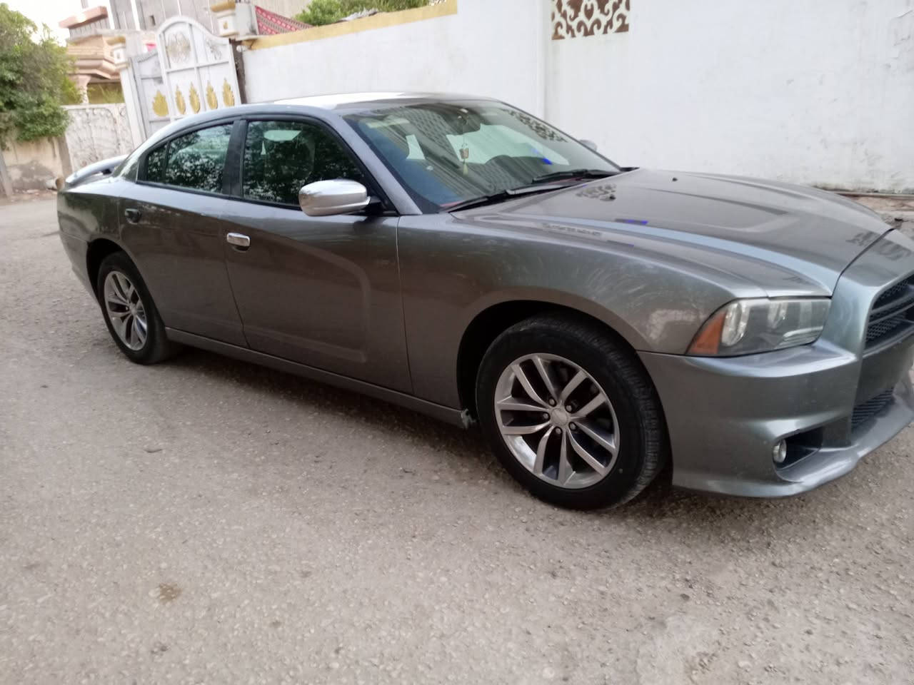 السلام عليكم ورحمة الله 
موديل 2011 
رقم بغداد بأسمي 
المكان بابل 
السعر 135
***********
