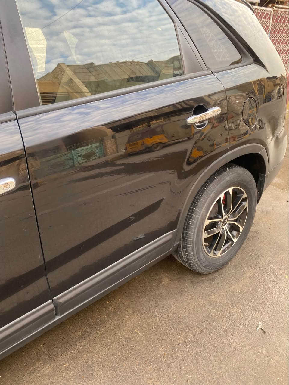 سورنتو 15 امريكي 5 راكب مكينه 2400 حادث قبق صندوق تبديل فقط ماشيه 115 ميل  السعر 150 بغداد *********** بغداد, العراق
