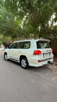 موديل 2013 التفاصيل موجوده بصور السعر 33,000$ للاستفسار 07732110664