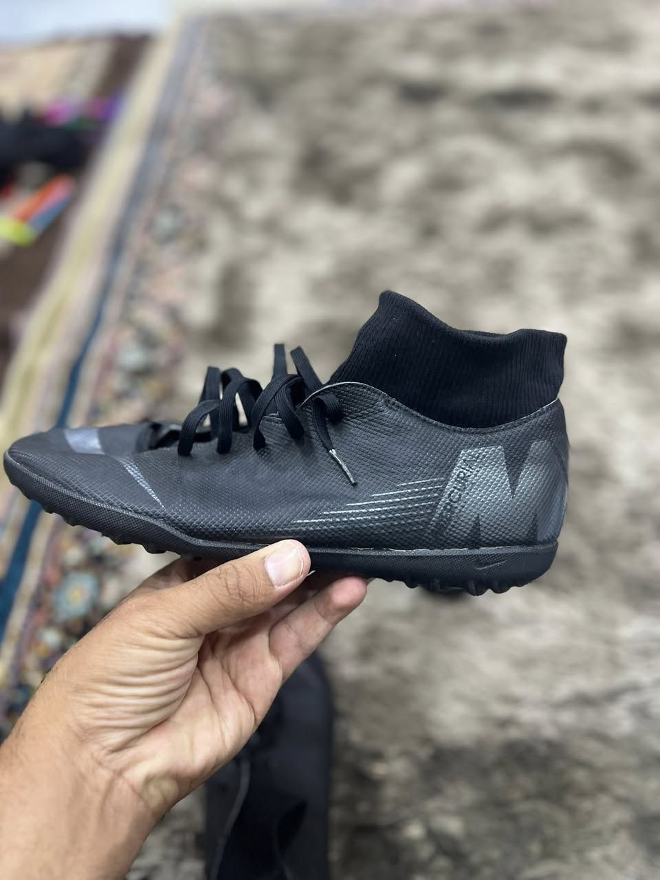 نايك اصلي بالة 
نظيف جدا 
قياس 42ونص طول القدم 27
السعر 40
توصيل 5
للحجز ***********
